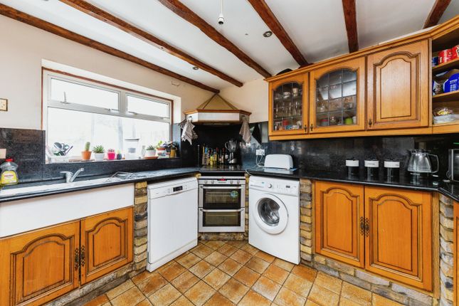 Terraced house for sale in Chertsey Rise, Stevenage