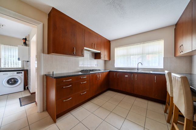 8, Rolinsden Way, Keston photo 4