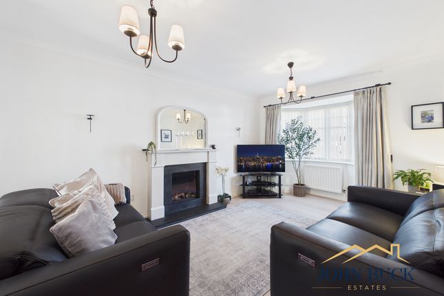 26, Lingfield, Houghton Le Spring photo 3