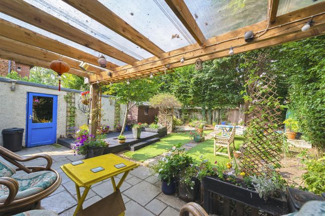 3-bed house on St. Nortons, Five Oak Green Road, Tonbridge, £525,000