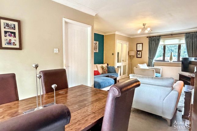14, Farholme, Oldham photo 3