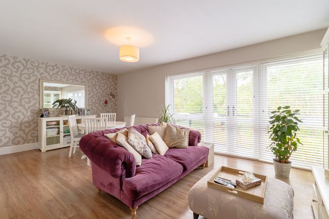 15 West End Living R