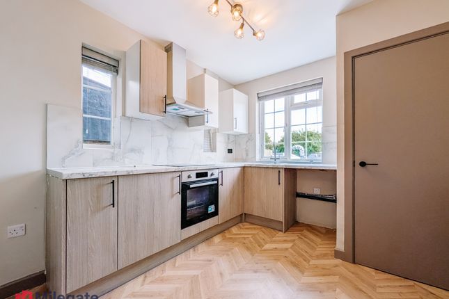 14A, Hook Road, Greater London photo 4