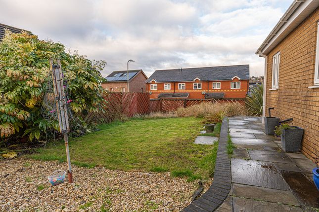 31 Millfield, Treharris photo 2