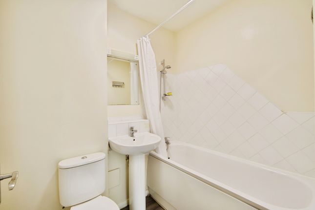 Flat 11, Romford photo 5