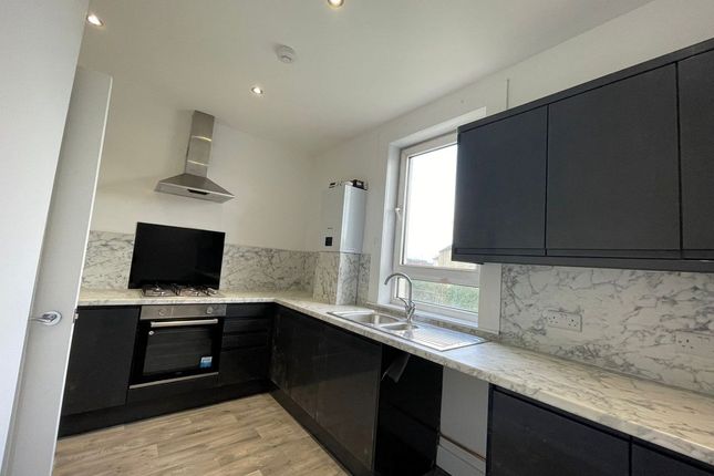 13, Mansfield Avenue, Alloa photo 3