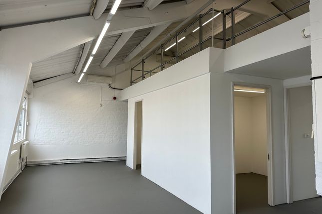 Warehouse to let in Unit E3U, Bounds Green Industrial Estate, Bounds Green N11, New Southgate,