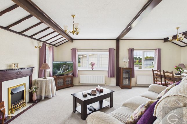 111, Loddon Court Farm, Reading photo 2