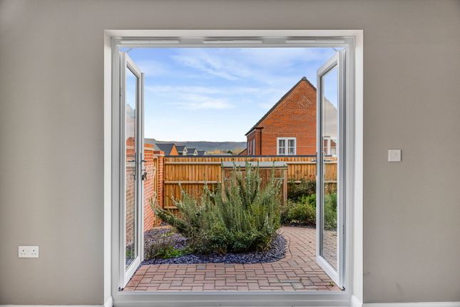 18, Meadow Brown Road, Gloucester photo 3