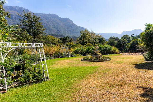 Country house for sale in Valley, Hout Bay, Cape Town, Western Cape, South Africa