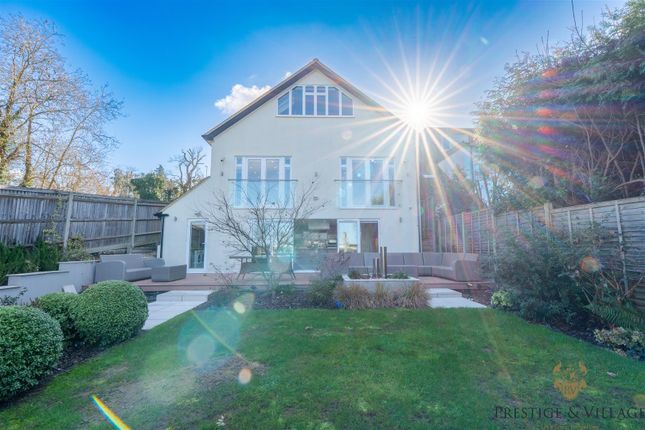 1, Caldecote Gardens, Bushey photo 2