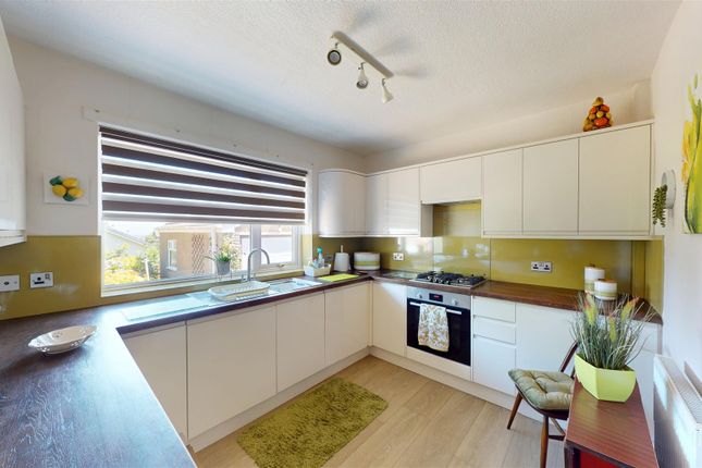 5A, Oakleigh Avenue, Bradford photo 2