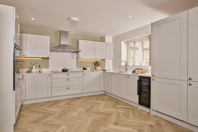 34, Maidenhead Road, Windsor photo 3