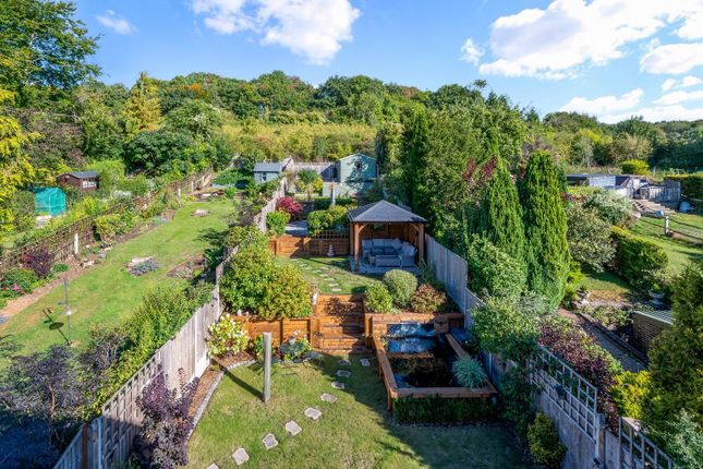 63, Chipstead Lane, Tadworth photo 4