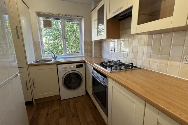 7 Badgers Cross, Portsmouth Road, Milford photo 4