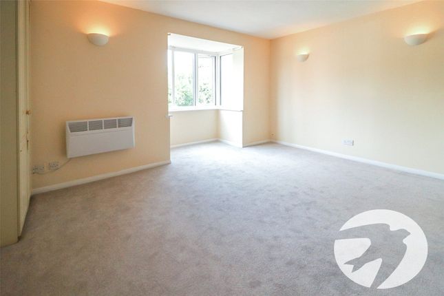79, Cricketers Close, Erith photo 2