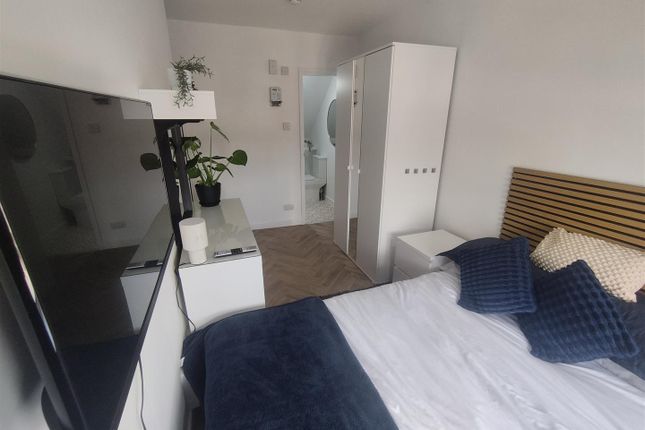 Room 5, 22, Priestsic Road, Sutton-In-Ashfield photo 4