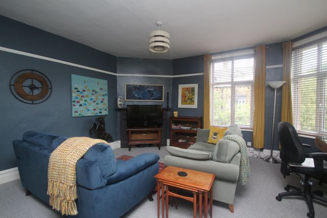 Flat 3, 8, St. Marys Walk, North Yorkshire photo 4