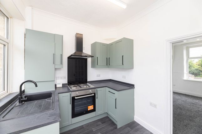 2, Reevy Road, Bradford photo 4