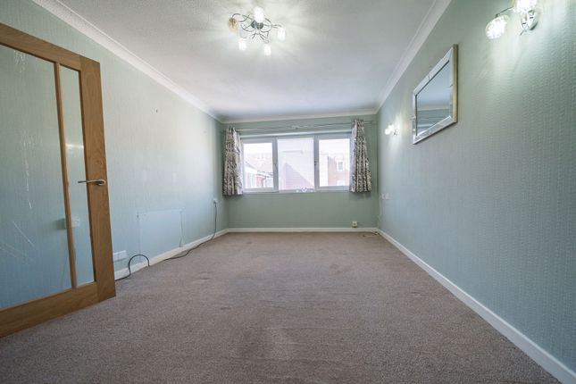 Flat 33, Brinton Lane, Southampton photo 5