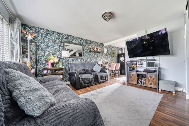 94 Gainsborough Drive, Chichester photo 2