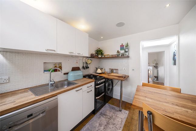 Top Floor Flat, 30, Medora Road, London photo 2
