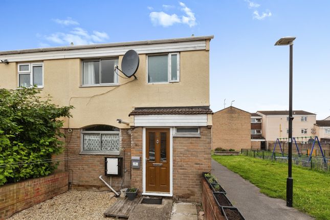 End terrace house for sale in Newchurch Road, Slough