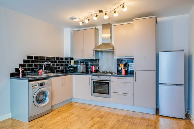 Flat 15, Raymond Chadburn House, Woodgrange Road, London photo 3