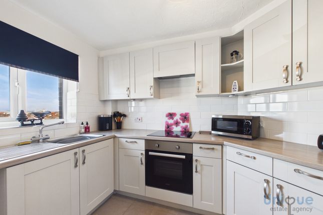 406, Ensign Court, Lytham St. Annes photo 2