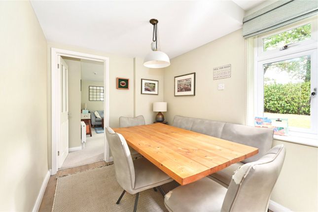 11, Southby Drive, Hampshire photo 4