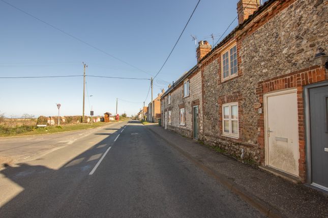 2 Malthouse Cottages, High Street, Hunstanton photo 3