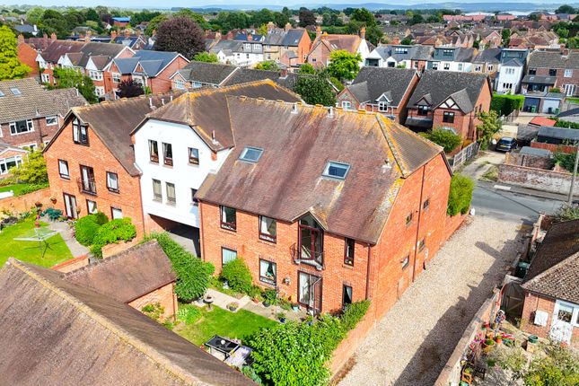 Thumbnail Flat for sale in Croft Road, Thame, Oxfordshire