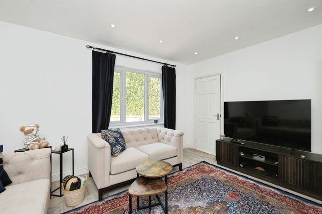 20, Bracken Close, Nottingham photo 4