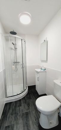 Room 1, 140 Park Road North, Birkenhead photo 2
