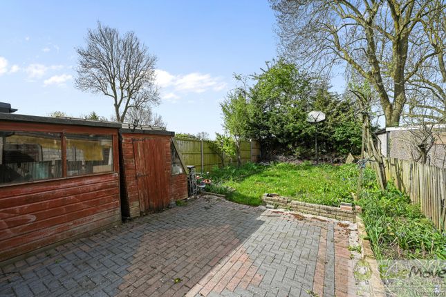21, Methuen Road, Edgware photo 4