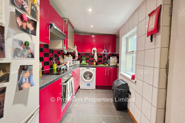 Norwood Place, Hyde Park photo 5