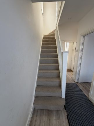 1, Orchard Avenue, Southall photo 4