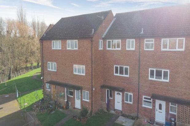 Thumbnail Flat to rent in Icknield Close, Hitchin
