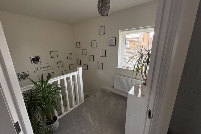 2, Belpaire Close, Henlow photo 4