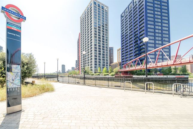 Flat to rent in Amelia House, London City Island, Canning Town
