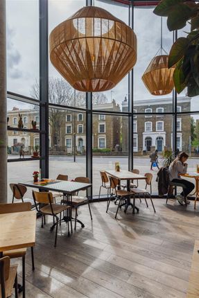 Atkins Square E8