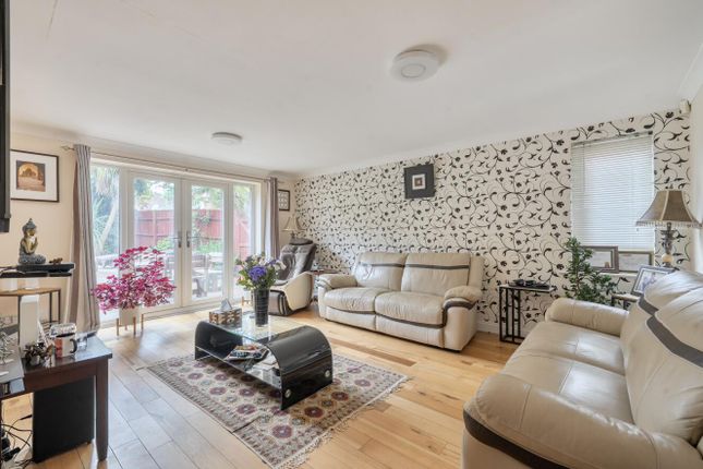 9, Chestnut Close, Chandler's Ford photo 2