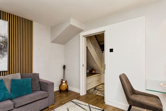 22, Kingsmead Place, Horsham photo 3