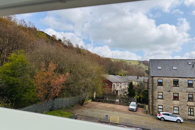 15 , Hirst street , Cornholme  photo 2