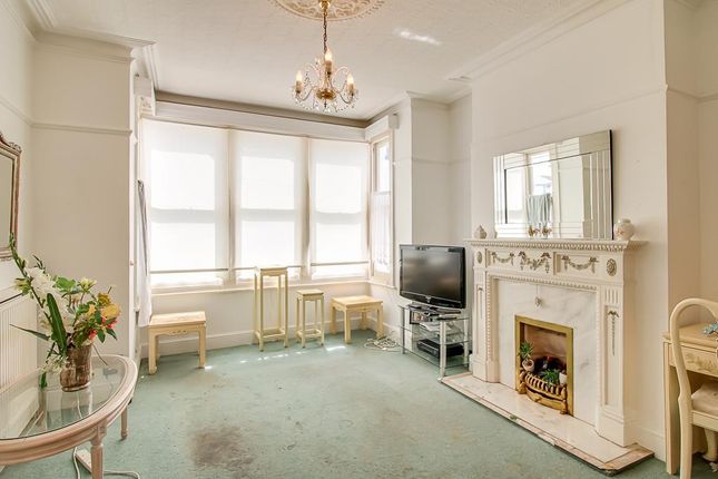 18, Holland Road, Westcliff-on-Sea photo 2