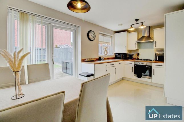 16, Claybrookes Lane, Coventry photo 3