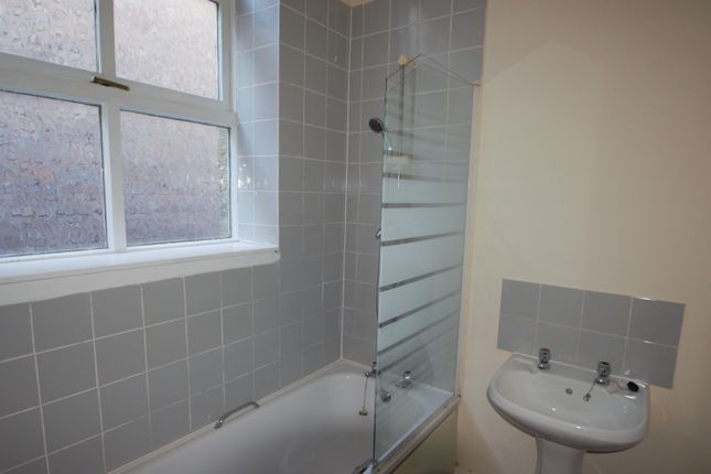 Flat 7 Changegate House, Upper Parts, Keighley photo 3