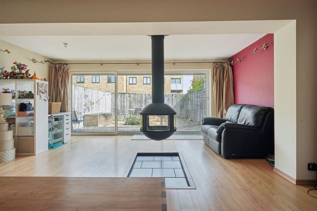 16 Burton Close, Abingdon photo 4