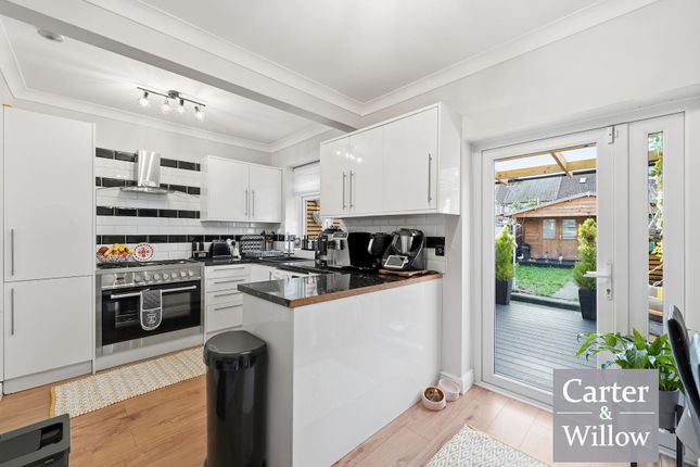 27, Vincent Road, Dagenham photo 4
