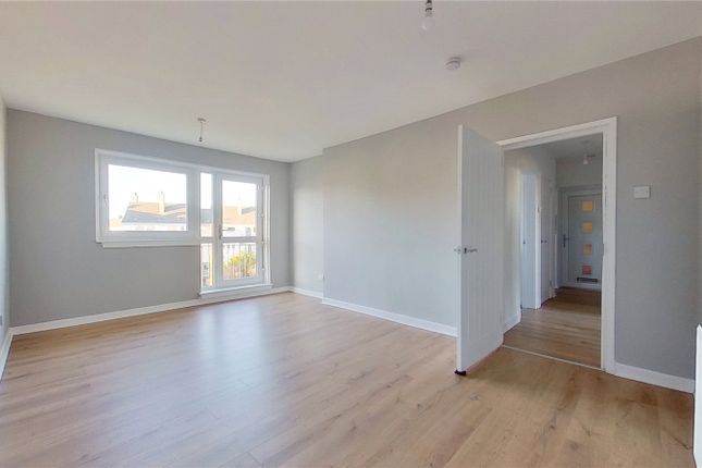 Flat 2/1, 12, Dunphail Drive, Glasgow photo 2
